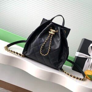 Classic CHANEL Bag: A Stylish and Versatile Choice for Elegance